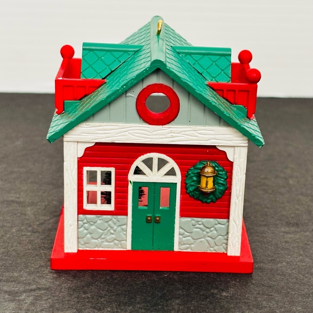 National Rennoc House Toy Shop Ornament Santa Workshop Christmas North Pole 1991